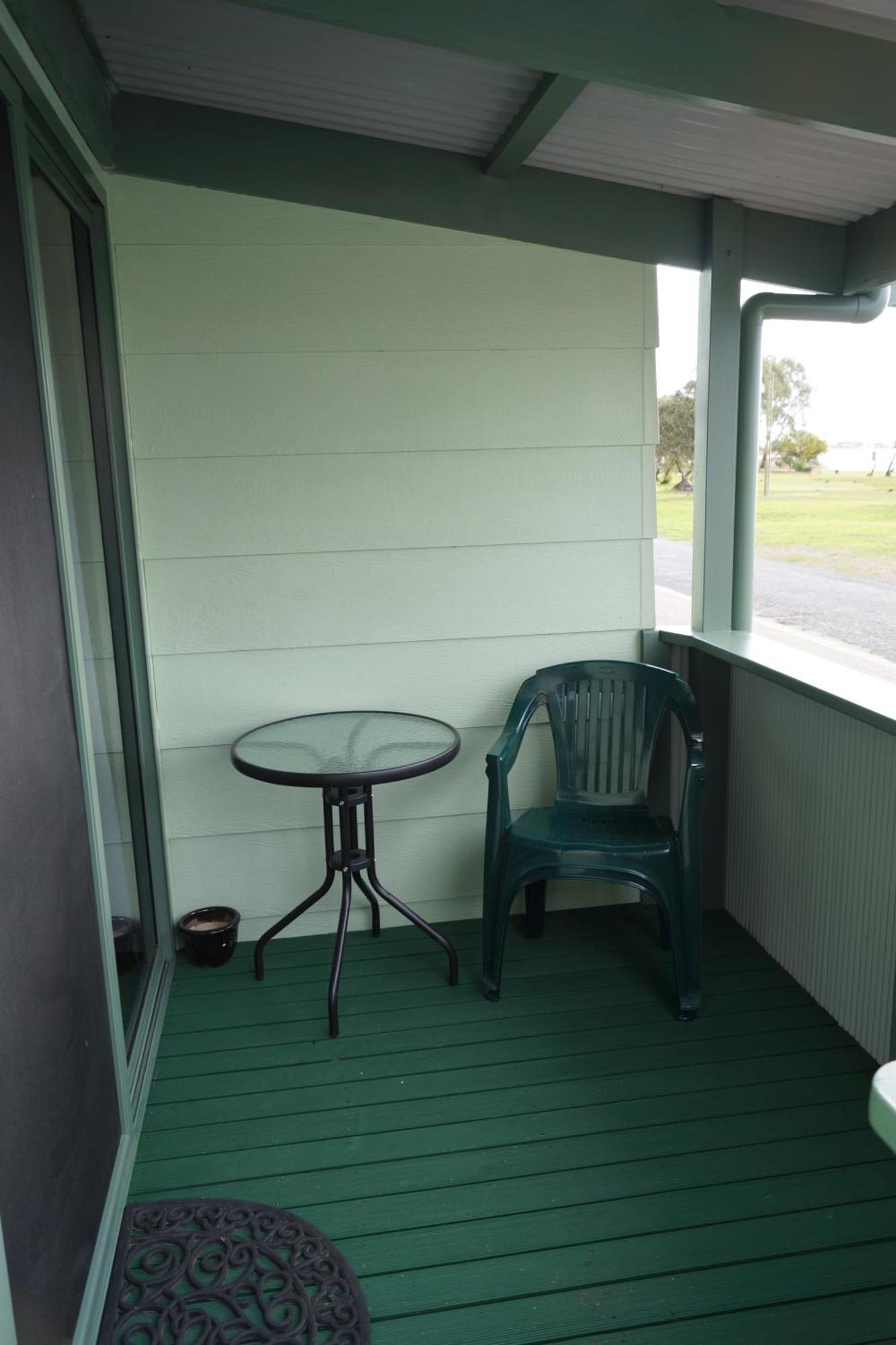 Lake Albert Caravan Park Hotel Meningie Стая снимка