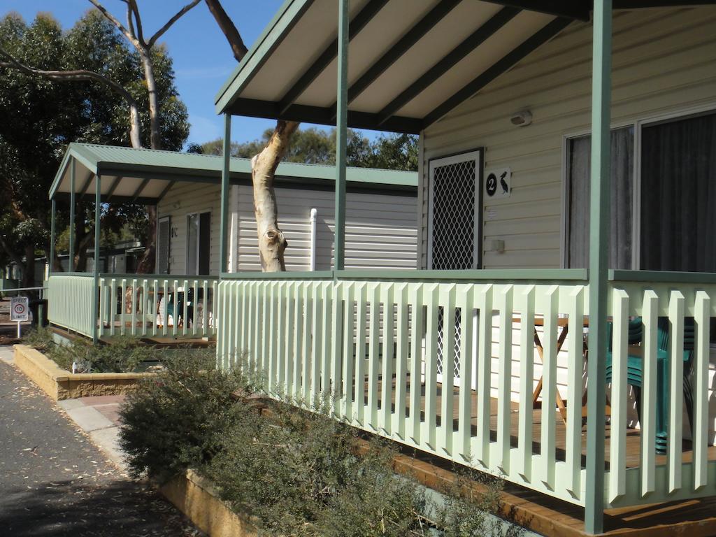 Lake Albert Caravan Park Hotel Meningie Стая снимка