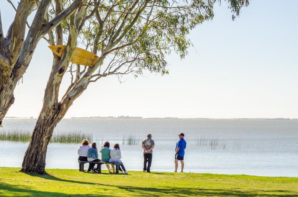 Lake Albert Caravan Park Hotel Meningie Екстериор снимка