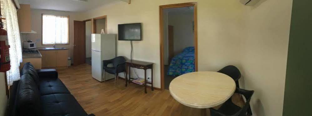 Lake Albert Caravan Park Hotel Meningie Екстериор снимка